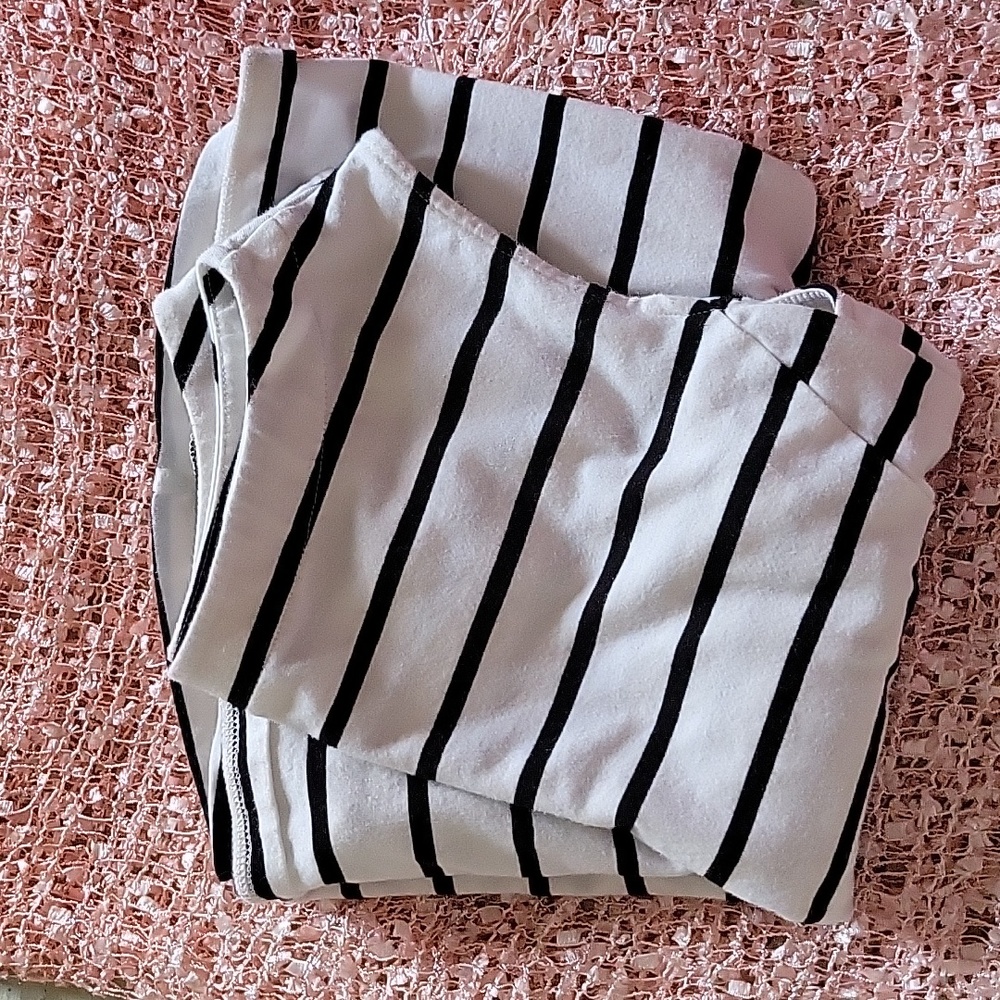 uniqlo, S, black and white